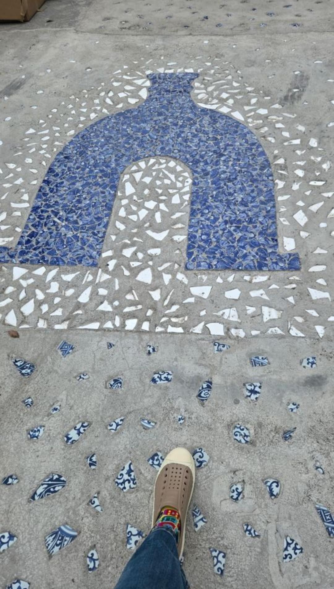 Public art in JingDeZhen